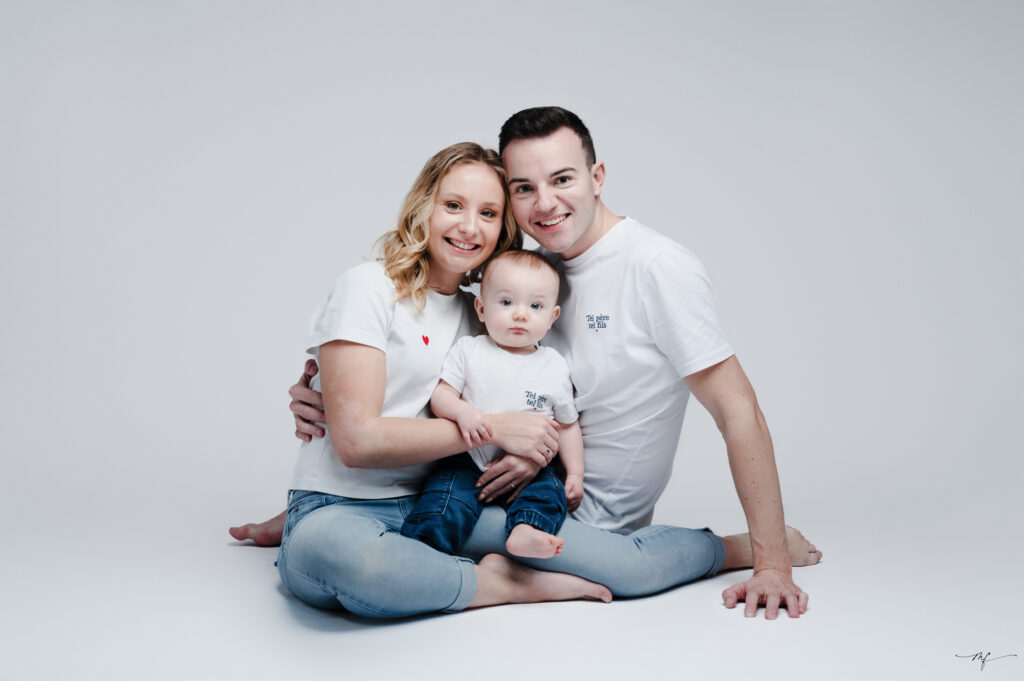 séance photo bébé en famille en studio en Normandie près de Beuzeville